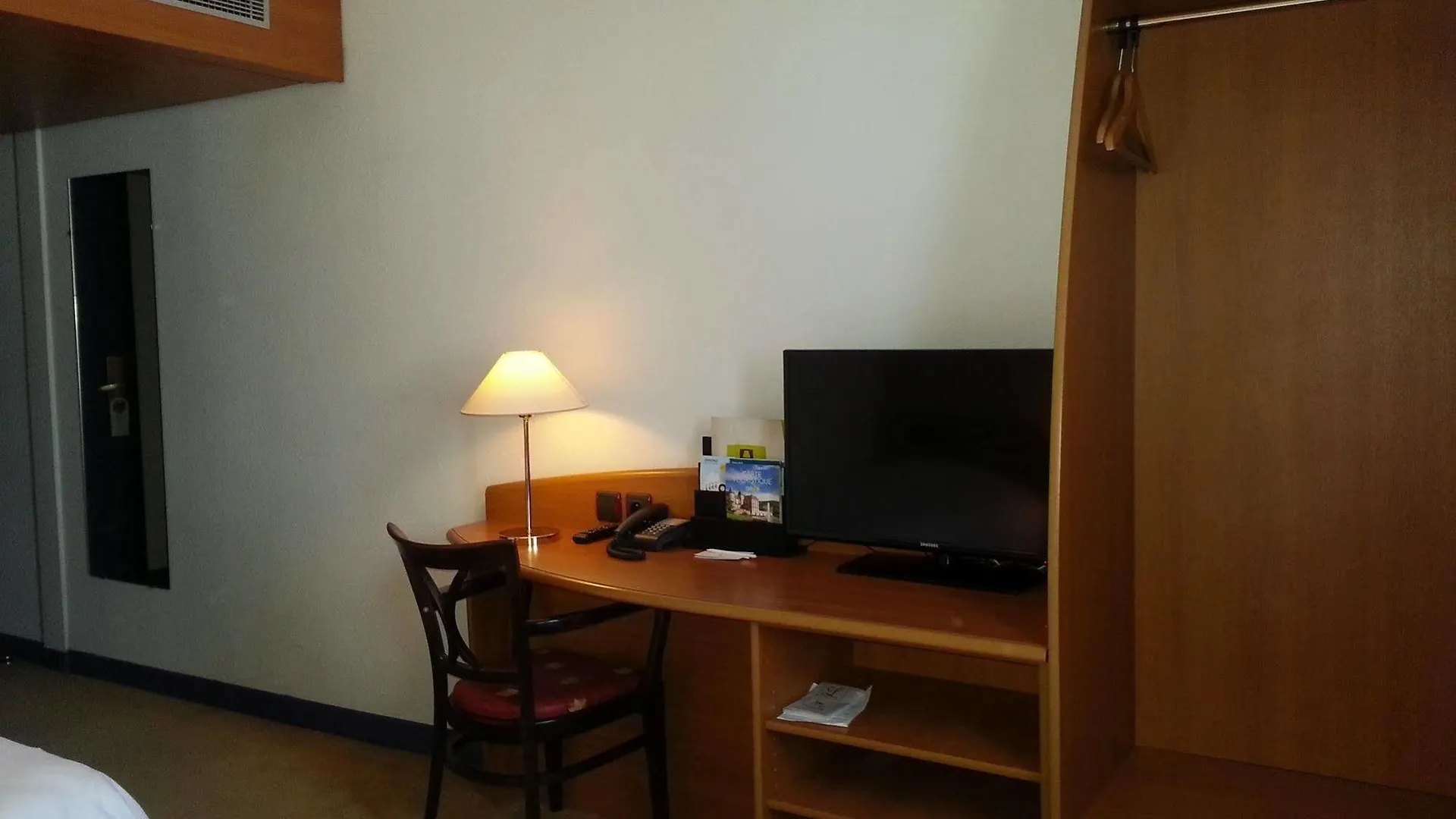 Hotel Ibis Styles Crolles Grenoble A41 Francia